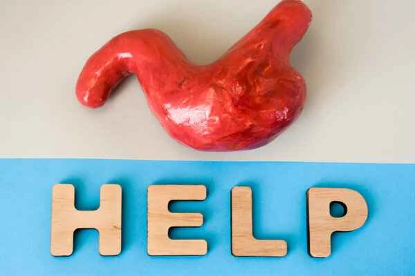 What are the treatment options for stomach cancer?